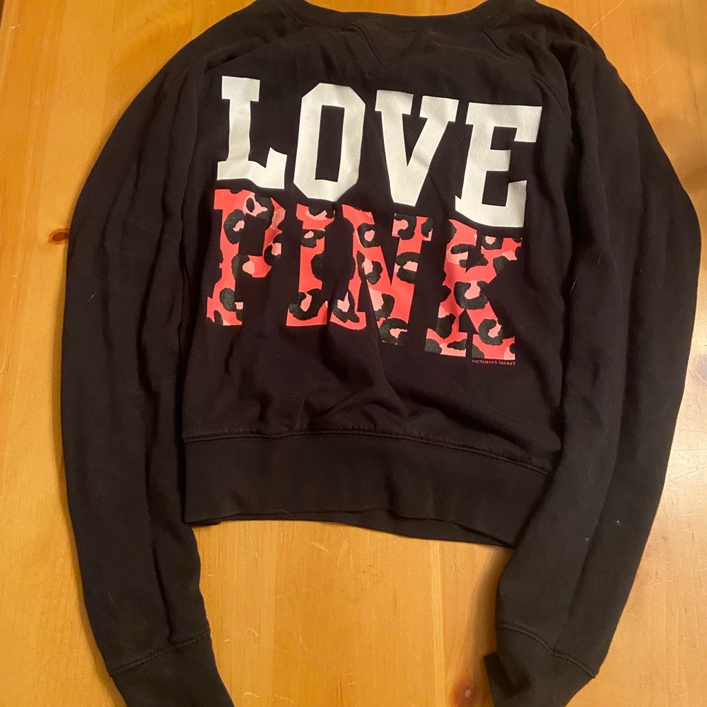 VS PINK CREWNECK
